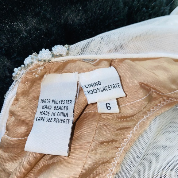 Hand beaded evening gown - Picture 9 of 10